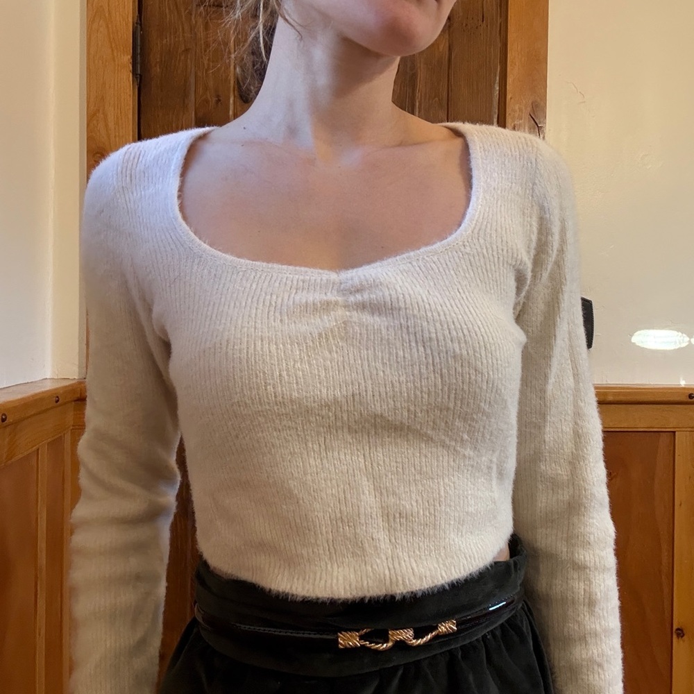 Kendall & Kylie | White Soft Sweatheart Neck Sweater | Small